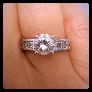 VINTAGE FAUX DIAMOND RING 💎